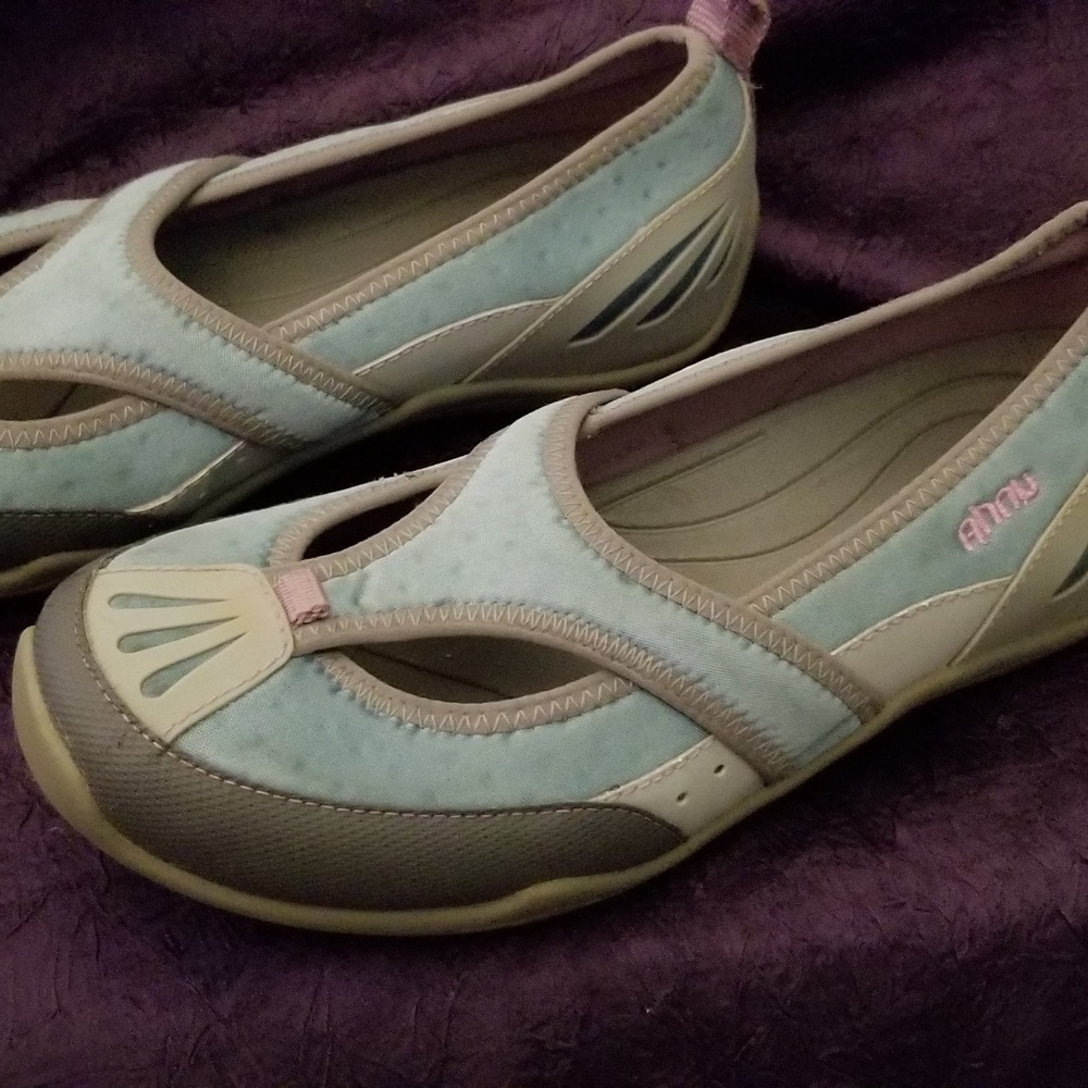 Ahnu Mary Jane Size 9 Walking Shoes